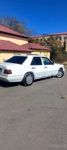 Mercedes E 250 1995, 528,000 km - 2.5 l - Bakı