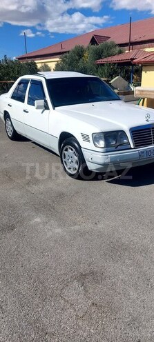 Mercedes E 250 1995, 528,000 km - 2.5 l - Bakı