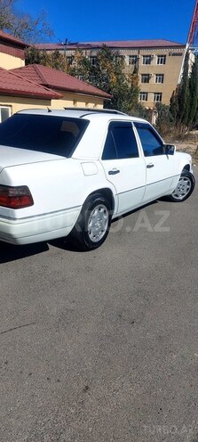 Mercedes E 250 1995, 528,000 km - 2.5 l - Bakı