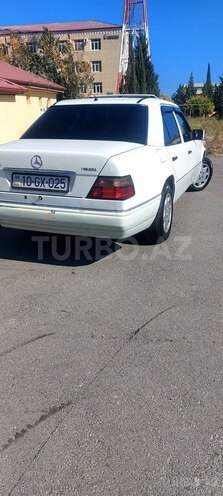 Mercedes E 250 1995, 528,000 km - 2.5 l - Bakı