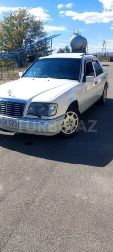 Mercedes E 250 1995, 528,000 km - 2.5 l - Bakı