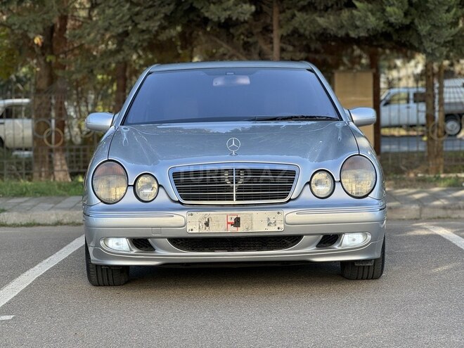 Mercedes E 220 2001, 396,000 km - 2.2 l - Bakı