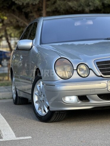 Mercedes E 220 2001, 396,000 km - 2.2 l - Bakı