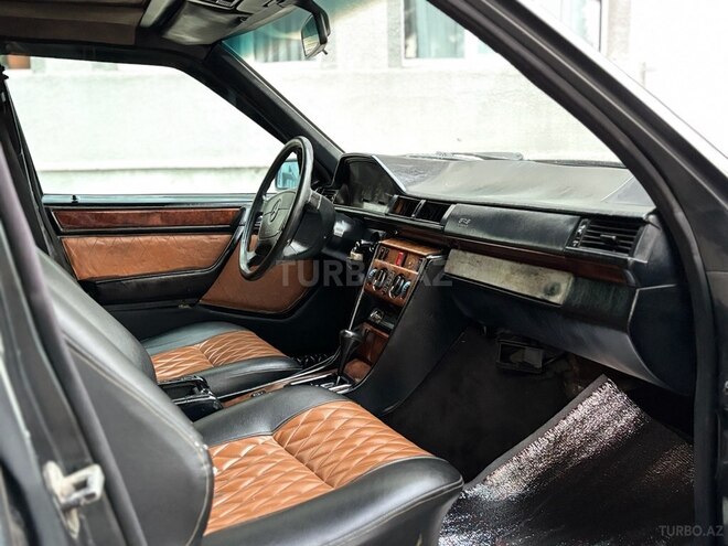 Mercedes E 220 1995, 230,500 km - 2.2 l - Xırdalan