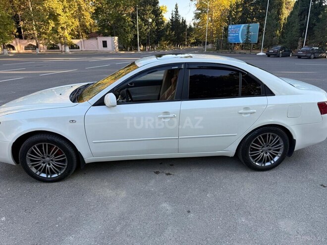 Hyundai Sonata-12