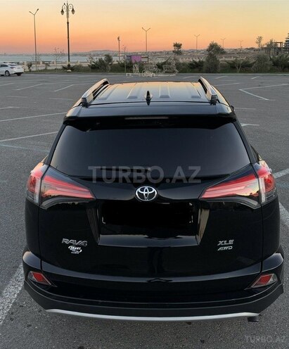 Toyota RAV4-15
