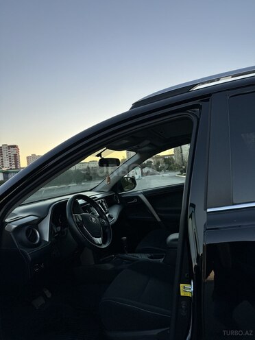 Toyota RAV4-8