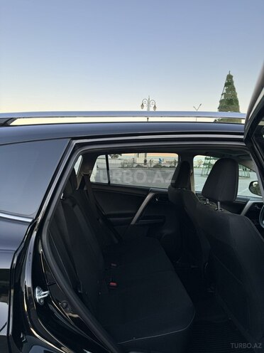 Toyota RAV4-9