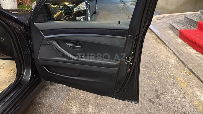 BMW 520 2014, 250,000 km - 2.0 l - Babək