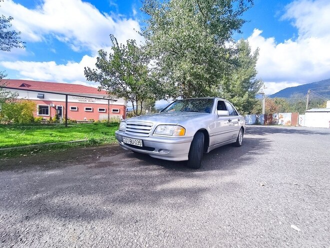 Mercedes C 230 2000, 288,073 km - 2.3 л - Qəbələ