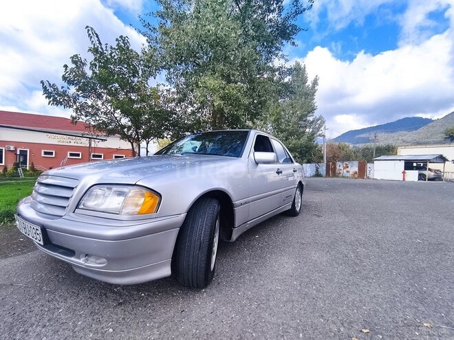 Mercedes C 230 2000, 288,073 km - 2.3 л - Qəbələ