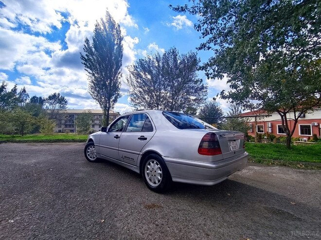 Mercedes C 230 2000, 288,073 km - 2.3 л - Qəbələ