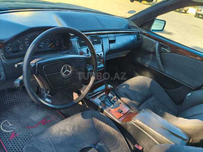 Mercedes E 230 1996, 256,458 km - 2.3 l - Qazax