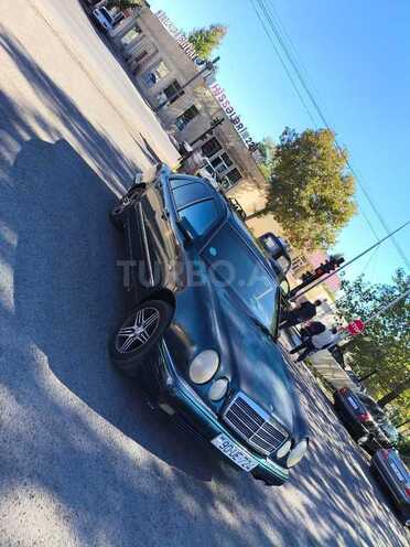 Mercedes E 230 1996, 256,458 km - 2.3 l - Qazax