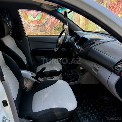 Mitsubishi L200 2012, 195,740 km - 2.5 l - Xırdalan
