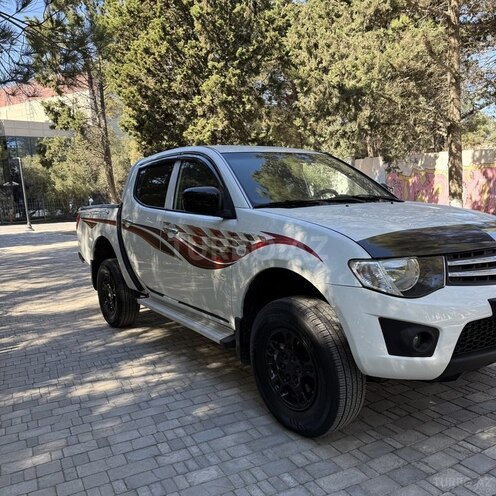 Mitsubishi L200 2012, 195,740 km - 2.5 l - Xırdalan
