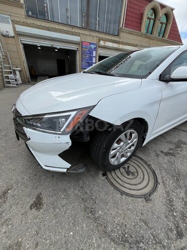 Hyundai Elantra 2018, 144,000 km - 2.0 л - Bakı