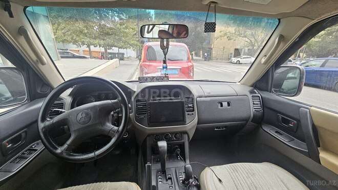 Mitsubishi Pajero 2005, 330,000 km - 3.0 l - Bakı