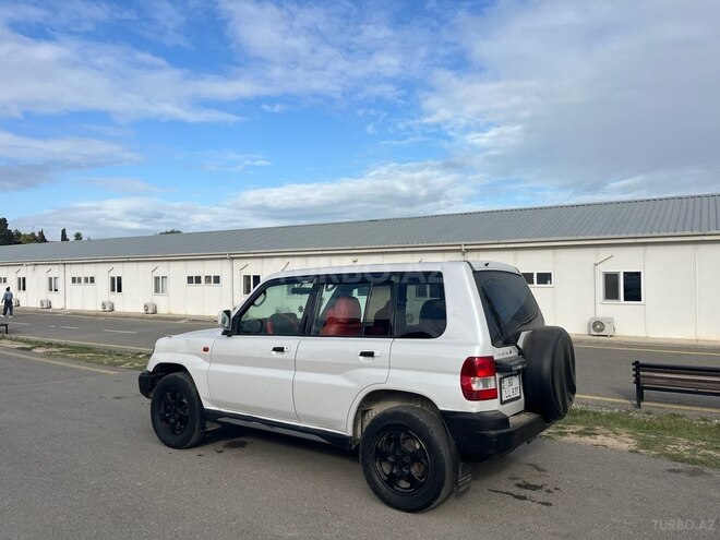 Mitsubishi Pajero io 1999, 300,000 km - 1.8 l - Bakı