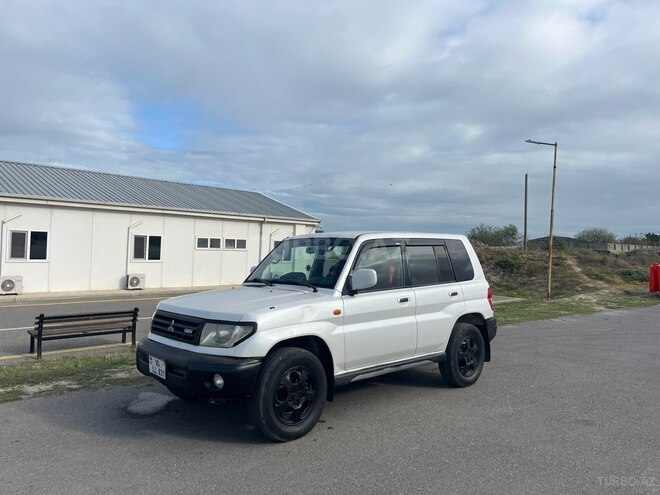 Mitsubishi Pajero io 1999, 300,000 km - 1.8 l - Bakı