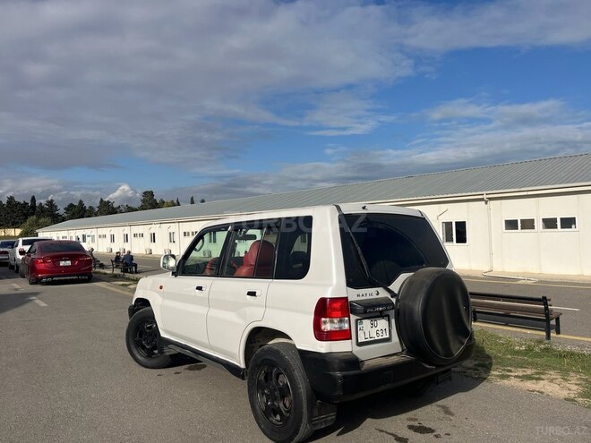 Mitsubishi Pajero io 1999, 300,000 km - 1.8 l - Bakı