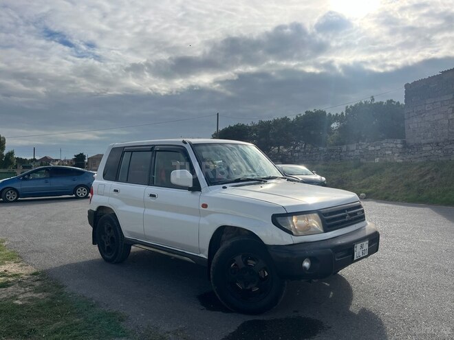 Mitsubishi Pajero io 1999, 300,000 km - 1.8 l - Bakı