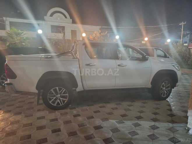 Toyota Hilux 2017, 247,500 km - 2.4 л - Xaçmaz