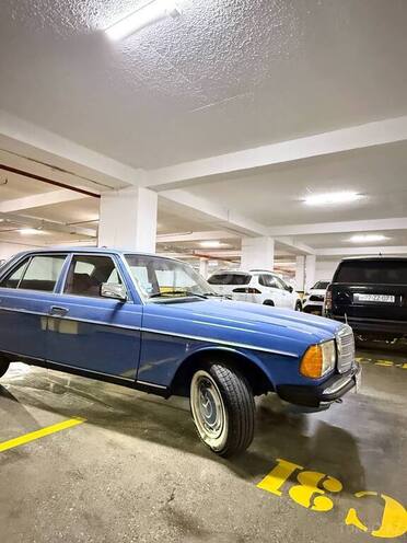 Mercedes 200 1982, 210,000 km - 2.0 л - Bakı
