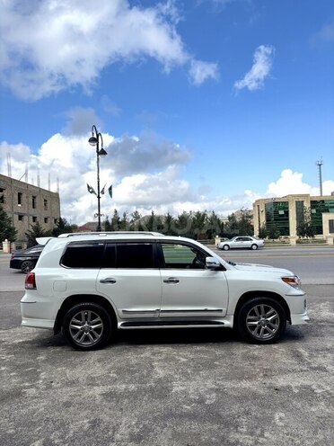 Toyota Land Cruiser 2012, 190,000 km - 4.0 l - Quba