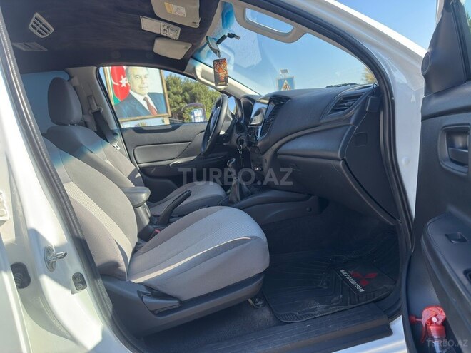 Mitsubishi L200 2020, 151,000 km - 2.4 l - Bakı