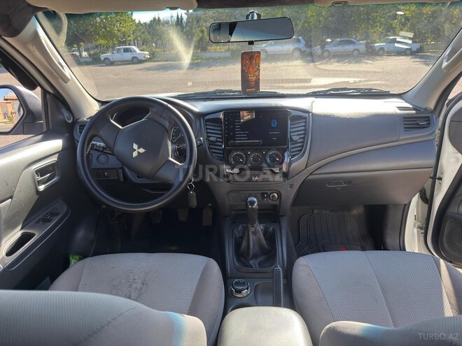 Mitsubishi L200 2020, 151,000 km - 2.4 l - Bakı