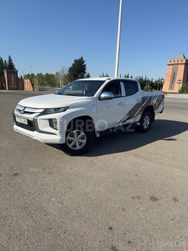 Mitsubishi L200 2020, 151,000 km - 2.4 l - Bakı