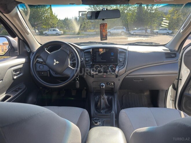 Mitsubishi L200 2020, 151,000 km - 2.4 l - Bakı