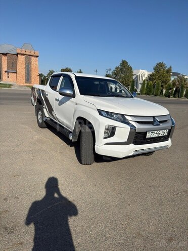 Mitsubishi L200 2020, 151,000 km - 2.4 l - Bakı