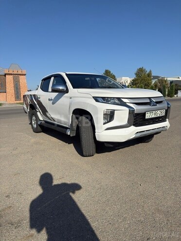 Mitsubishi L200 2020, 151,000 km - 2.4 l - Bakı