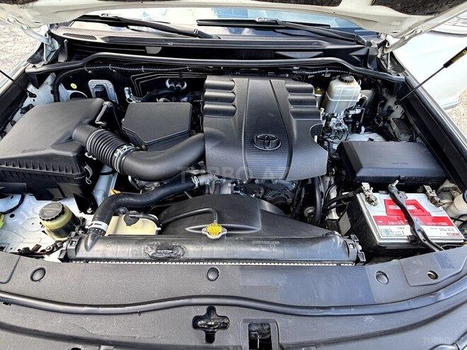 Toyota Land Cruiser 2012, 190,000 km - 4.0 l - Quba