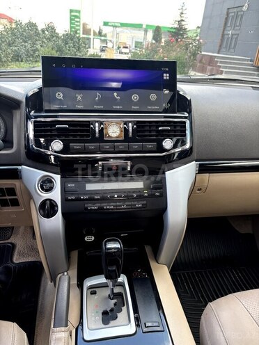 Toyota Land Cruiser 2012, 190,000 km - 4.0 l - Quba