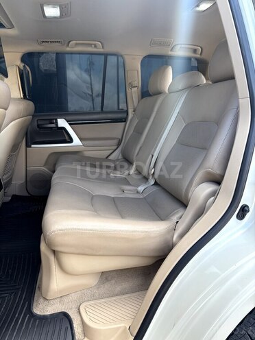 Toyota Land Cruiser 2012, 190,000 km - 4.0 l - Quba