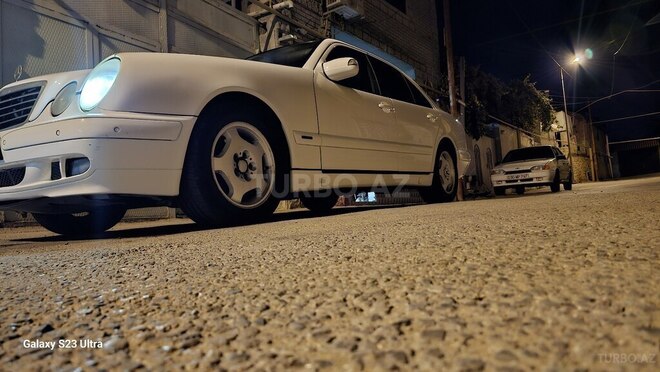 Mercedes E 270 2001, 359,000 km - 2.7 l - Bakı
