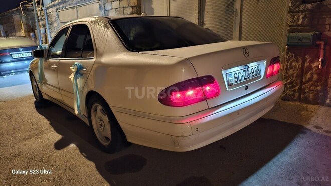 Mercedes E 270 2001, 359,000 km - 2.7 l - Bakı