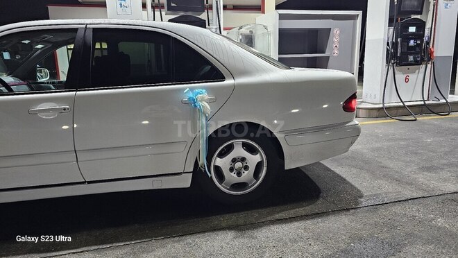 Mercedes E 270 2001, 359,000 km - 2.7 l - Bakı