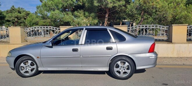 Opel Vectra 1999, 200,000 km - 1.6 l - Bakı