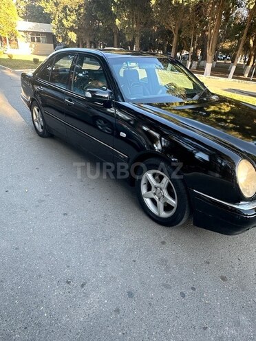 Mercedes E 280 1998, 540,000 km - 2.8 l - Sumqayıt