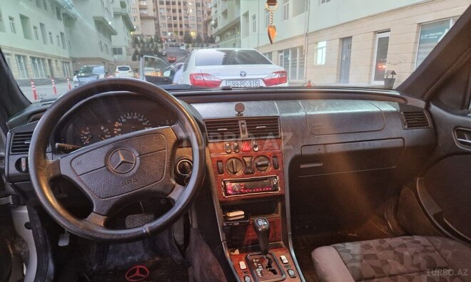 Mercedes C 220 1998, 290,000 km - 2.2 l - Bakı