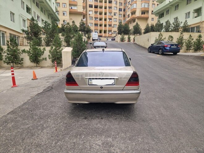 Mercedes C 220 1998, 290,000 km - 2.2 l - Bakı