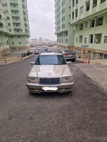 Mercedes C 220 1998, 290,000 km - 2.2 l - Bakı