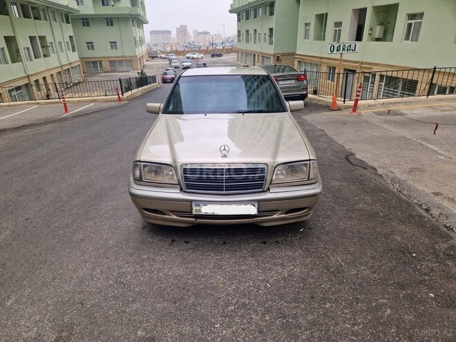 Mercedes C 220 1998, 290,000 km - 2.2 l - Bakı