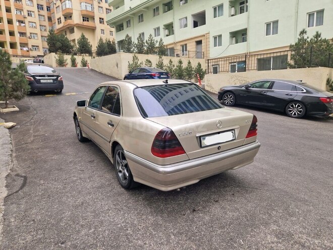 Mercedes C 220 1998, 290,000 km - 2.2 l - Bakı