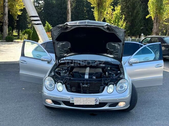 Mercedes E 240 2002, 241,077 km - 2.6 l - İsmayıllı