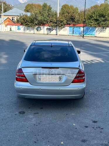 Mercedes E 240 2002, 241,077 km - 2.6 l - İsmayıllı